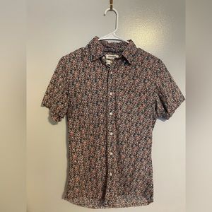 Men’s short sleeve button up XS